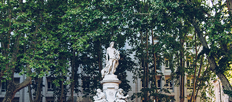 Statue in park.