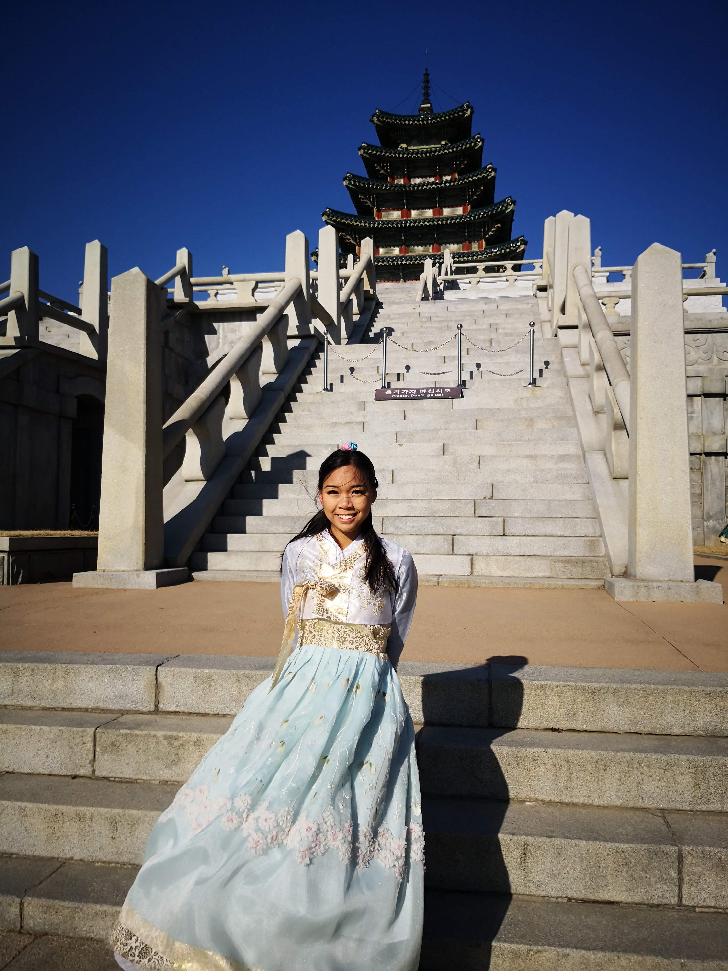 Amanda in hanbok