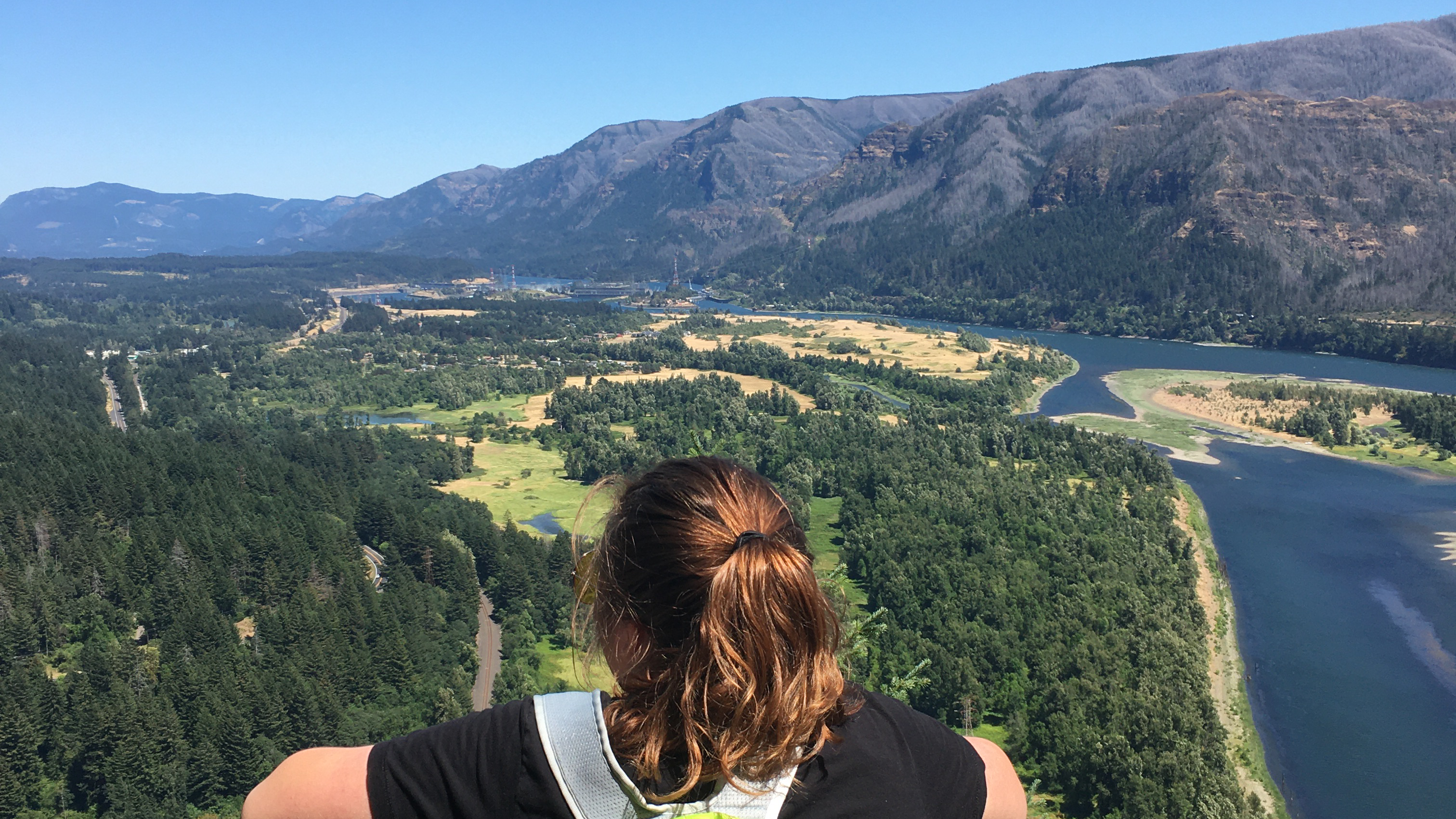 Photo of Autumn looking over Beacon Rock