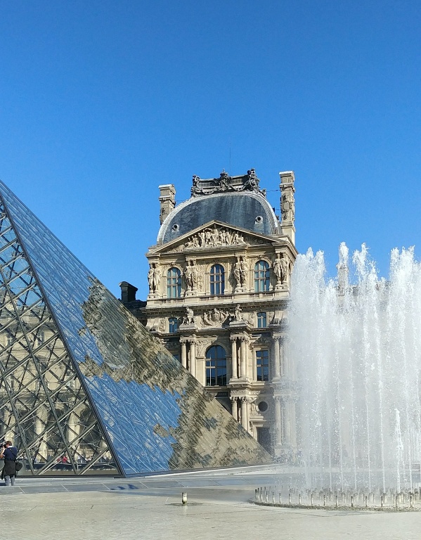 Louvre photo
