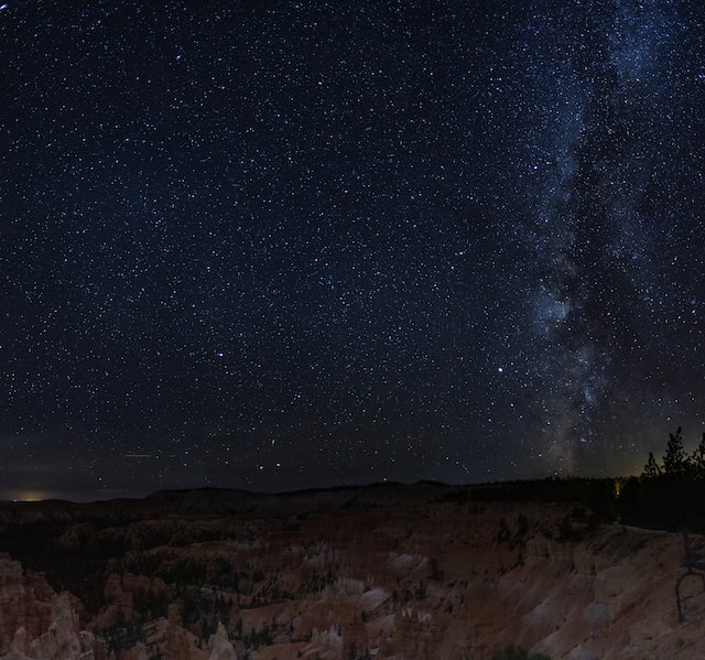 An image of the incredible night sky at Bryce National Park