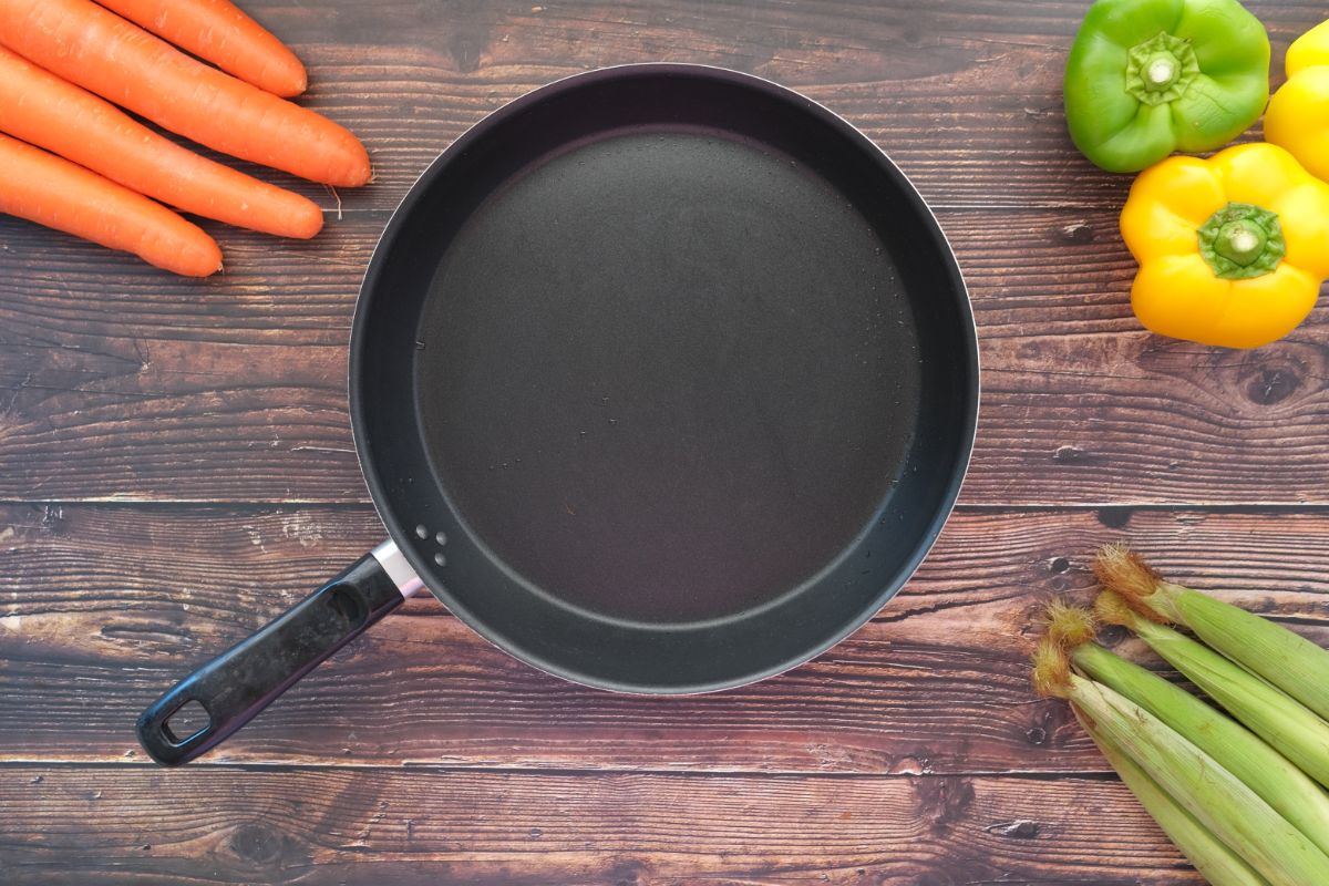 a photo of a frying pan