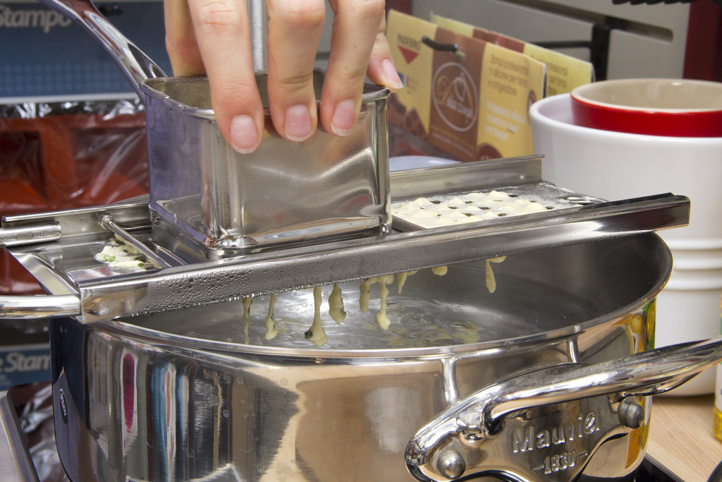 Speatzle maker in uses