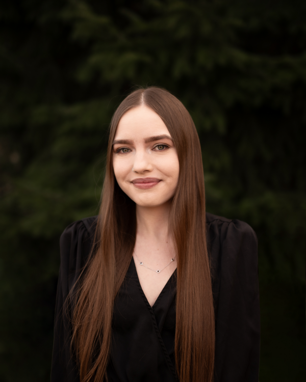 Headshot of Caitlyn Kruger
