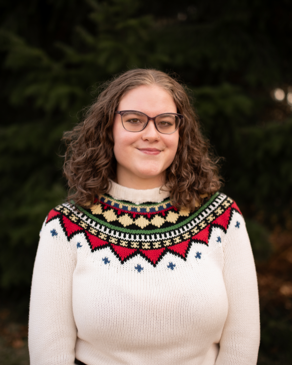 Headshot of Lyndsey Roberts